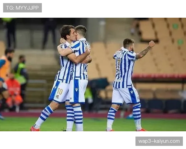 塞维利亚平埃尔切 右路死亡三角进攻组合发威